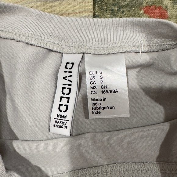 H&M crop t-shirt - Picture 4 of 4